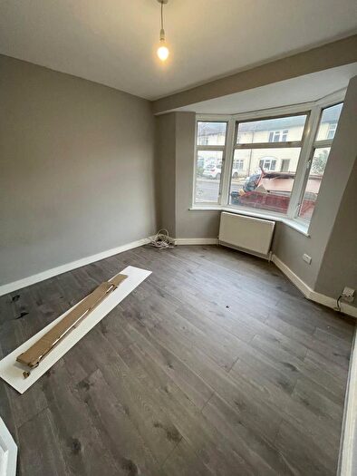 2 Bedroom Flat To Rent In Ley Street, Ilford, IG1