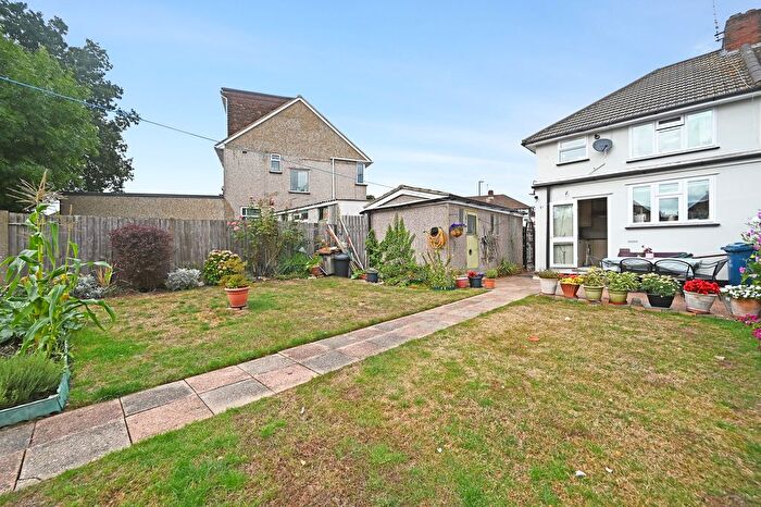 3 Bedroom Semi Detached House For Sale In Stox Mead, Harrow Weald, HA3