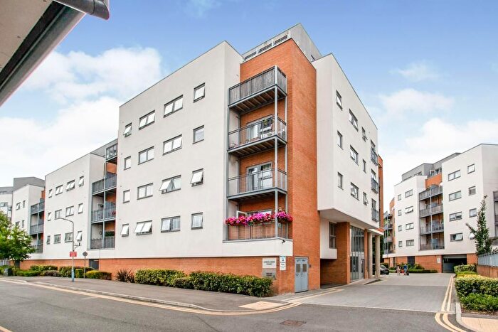 2 Bedroom Flat To Rent In Sovereign Way, Tonbridge, TN9