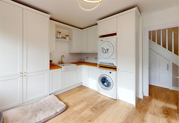 5 Bedroom Detached House For Sale In Cheshunt Close, Meopham, Kent, DA13