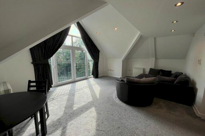 2 Bedroom Flat To Rent In Loughborough Road, Nottingham, NG2