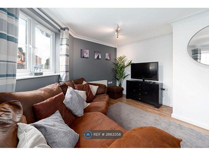 2 Bedroom Flat To Rent In Bursledon Road, Southampton, SO19