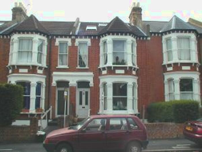 2 Bedroom Flat To Rent In Woodside, London, SW19