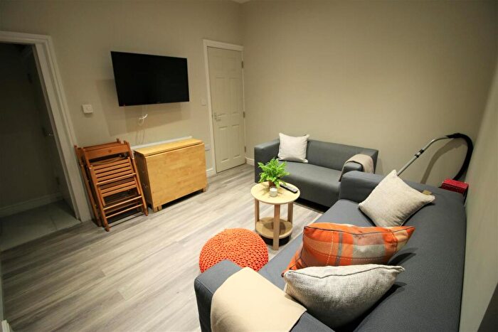 5 Bedroom Private Hall To Rent In Lune Street, Lancaster, LA1