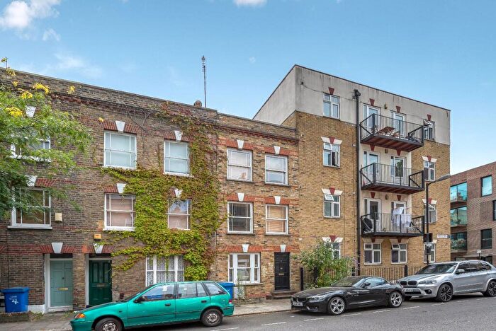 4 Bedroom Terraced House To Rent In Henshaw Street, SE17