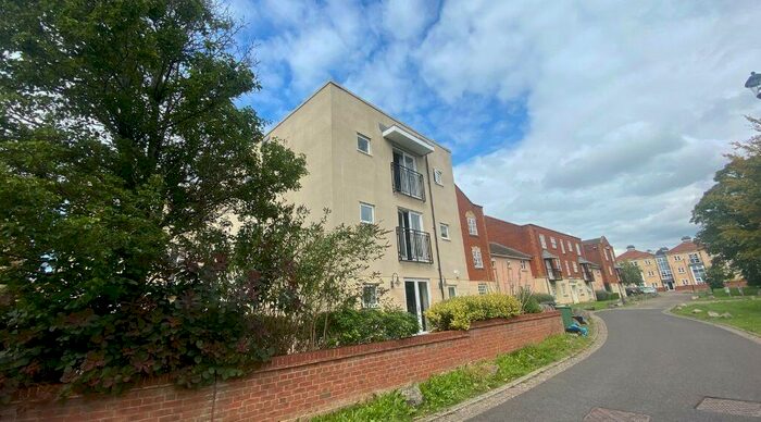 2 Bedroom Flat To Rent In Strathearn Drive, Bristol, BS10