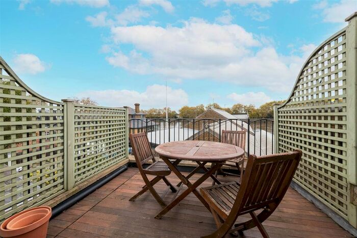 2 Bedroom Flat To Rent In Bendemeer Road, London, SW15