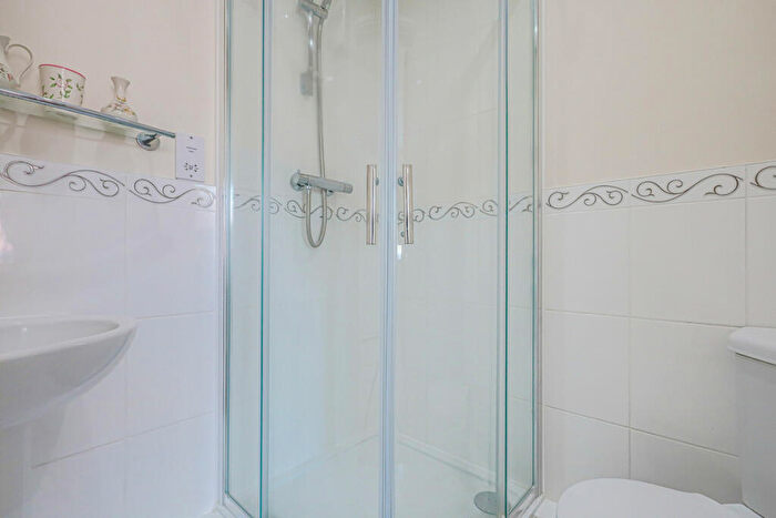 3 Bedroom Detached Bungalow For Sale In Hylands Grove, Leigh-on-sea, SS9