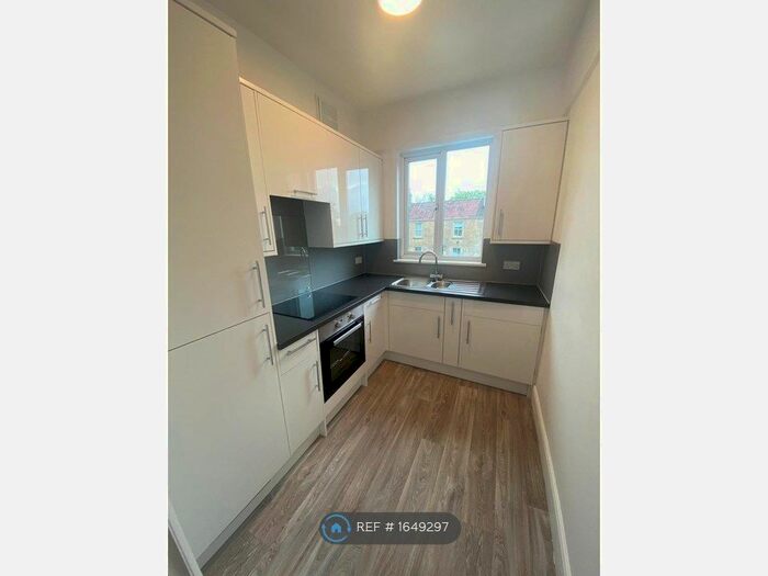 1 Bedroom Flat To Rent In First Floor, Bath, BA2
