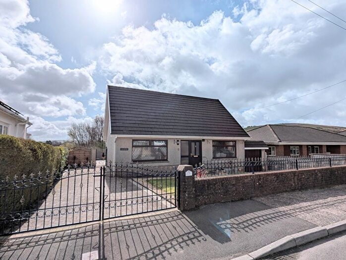 3 Bedroom Detached Bungalow For Sale In Samuels Road, Cwmllynfell, Neath Port Talbot., SA9