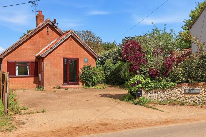 2 Bedroom Detached Bungalow For Sale In The Street, Alderton, IP12