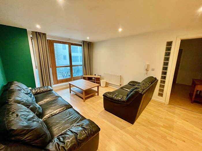 2 Bedroom Flat To Rent In Bowman Lane, Hunslet, Leeds, West Yorkshire, LS10