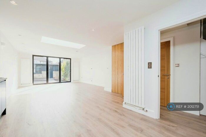 4 Bedroom Terraced House To Rent In Hedgemans Road, Dagenham, RM9