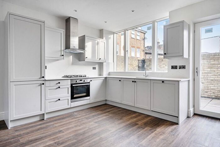 3 Bedroom Semi Detached House To Rent In Fransfield Grove, Sydenham, London, SE26