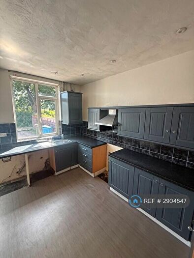 2 Bedroom Terraced House To Rent In Shaw Road, Oldham, OL2