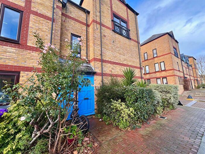 1 Bedroom Maisonette To Rent In Torrington Place, Wapping, E1W