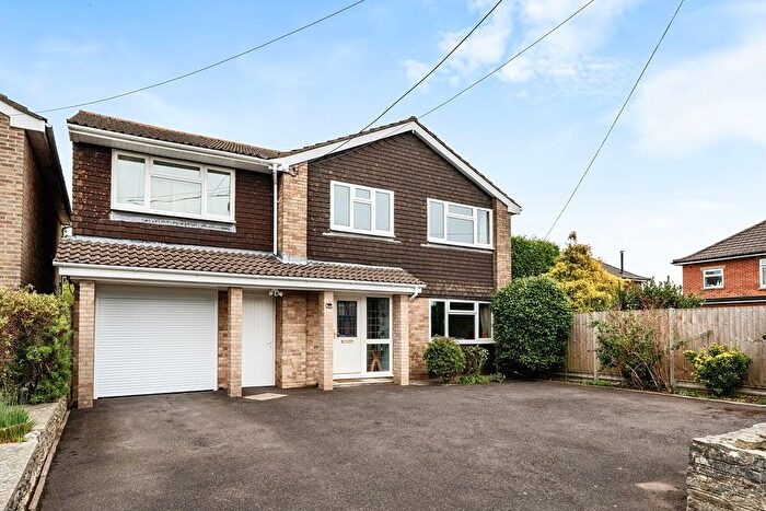 4 Bedroom Detached House For Sale In Park Avenue, Lymington, SO41