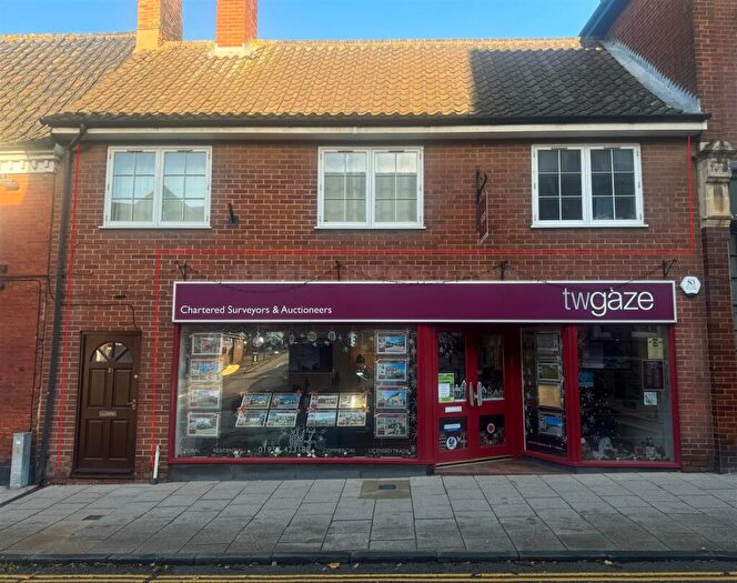 2 Bedroom Flat To Rent In Market Street, Wymondham, Norfolk, NR18