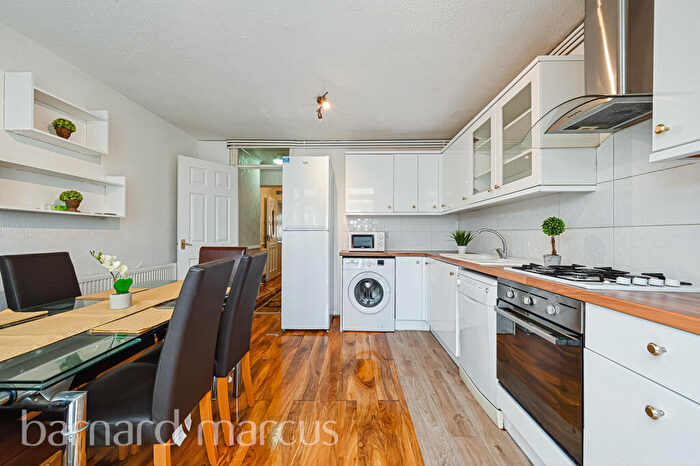 4 Bedroom Town House To Rent In Gale Close, Mitcham, CR4