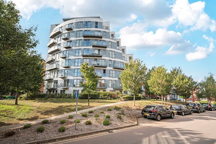 2 Bedroom Flat For Sale In Charrington Place, St. Albans, AL1