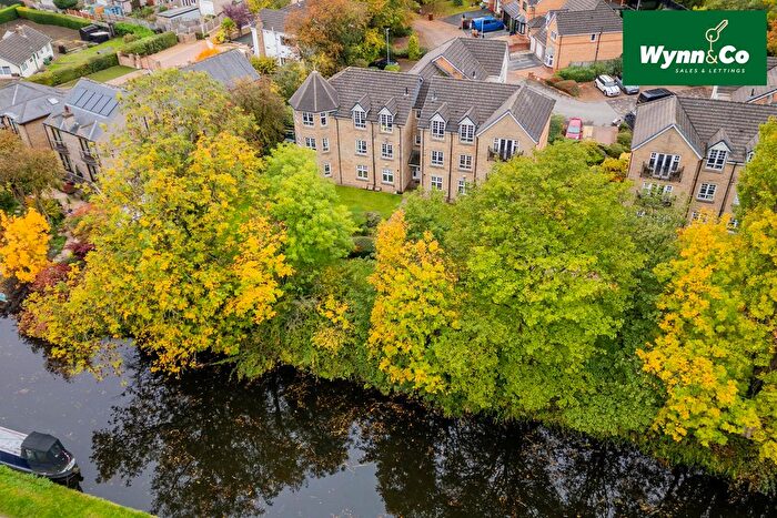 3 Bedroom Flat For Sale In Chandlers Wharf, Leeds, LS13