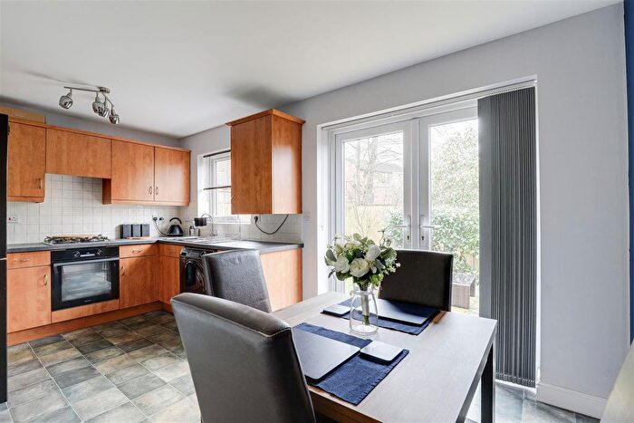 3 Bedroom Town House For Sale In Bramble Close, South Normanton, Alfreton, DE55