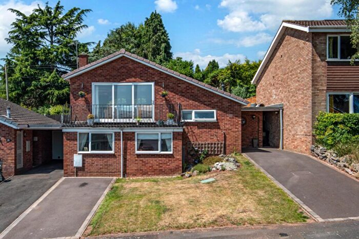 4 Bedroom Detached House For Sale In Westfields, Catshill, Bromsgrove, Worcestershire, B61