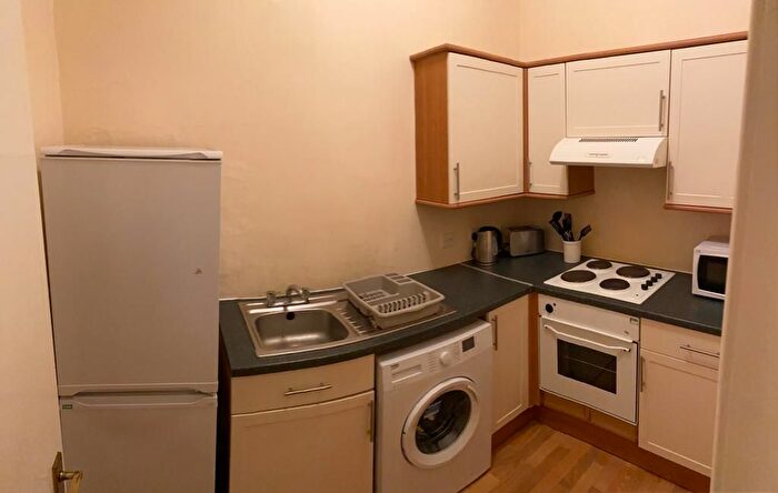 2 Bedroom Flat To Rent In Chancellor Street, Partick, Glasgow, G11