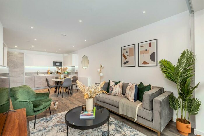 1 Bedroom Flat To Rent In Bed, Nd Floor Belah In Softwood House At Anchors Point, Gallions Reach, E16