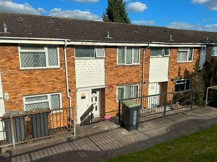 3 Bedroom House To Rent In Devon Road Luton, LU2