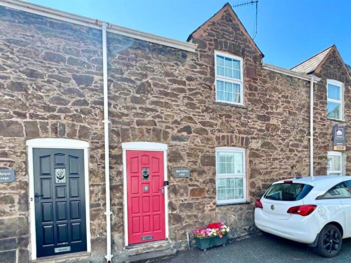 2 Bedroom Cottage For Sale In Erskine Terrace, Conwy, LL32