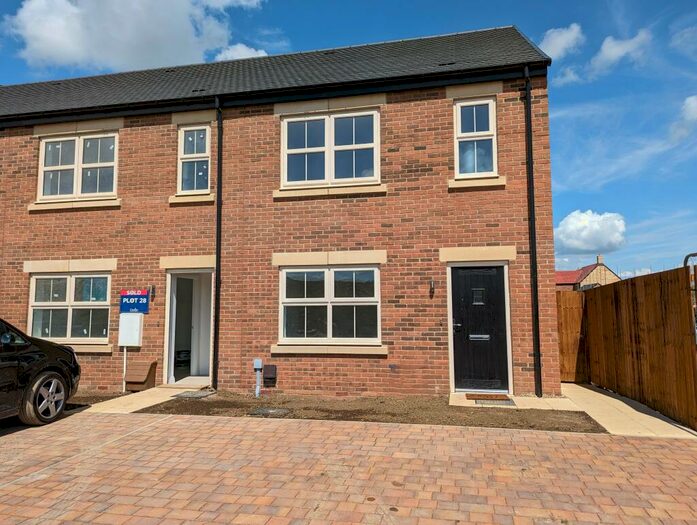 3 Bedroom Semi-Detached House To Rent In Pennycress Lane, West Park, Darlington, DL2