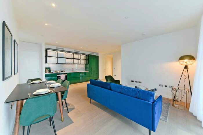 2 Bedroom Apartment To Rent In Hobart Building, Wardian, Canary Wharf, London, E14