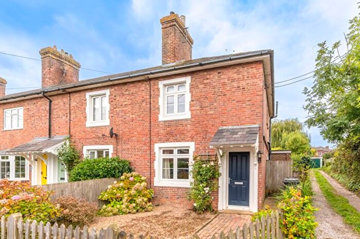 3 Bedroom End Of Terrace House For Sale In Meadow Place, Uckfield, TN22