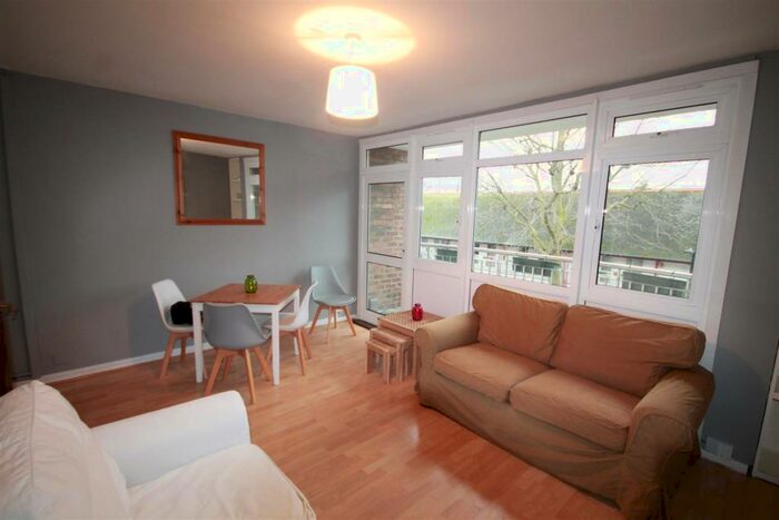 3 Bedroom Flat To Rent In Chalfont House, Keetons Road, London, SE16