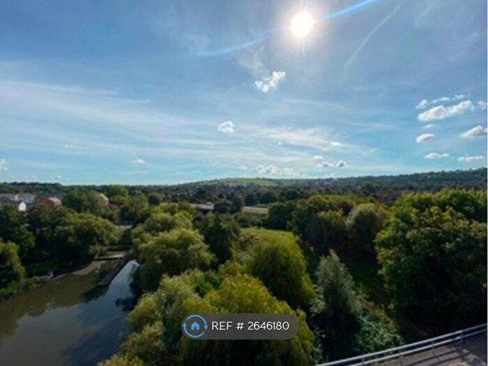 2 Bedroom Flat To Rent In Lake Shore, Bristol, BS13