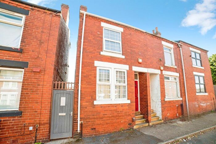 2 Bedroom End Of Terrace House For Sale In Dallas Street, Mansfield, NG18