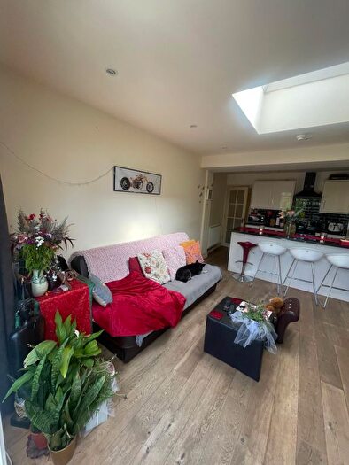 1 Bedroom Flat To Rent In Broxholm Road, London, SE27