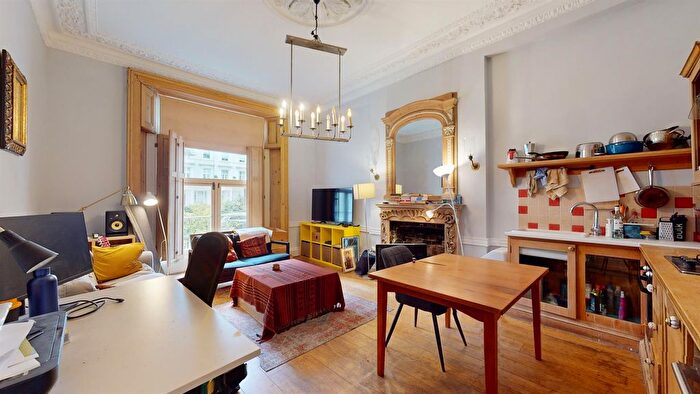 2 Bedroom Flat To Rent In St. Stephens Gardens, London, W2