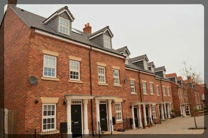 3 Bedroom Town House To Rent In Hamilton Walk, Beverley, HU17