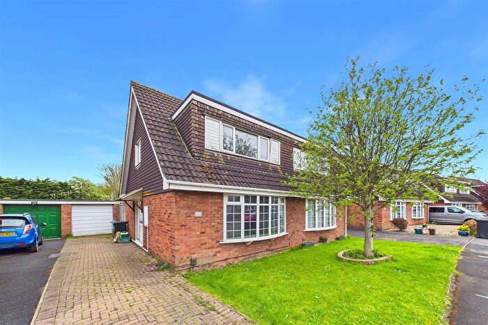 2 Bedroom Semi Detached House For Sale In Kingston Avenue, Clevedon, BS21