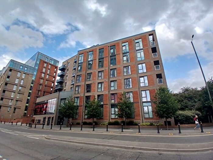 1 Bedroom Flat To Rent In Marketfield Way, Redhill, RH1