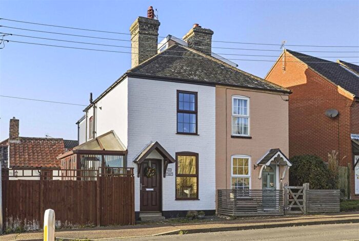 2 Bedroom Semi-Detached House For Sale In Station Road, Harleston, IP20