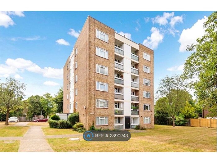 2 Bedroom Flat To Rent In Woodcote Road, Wallington, SM6