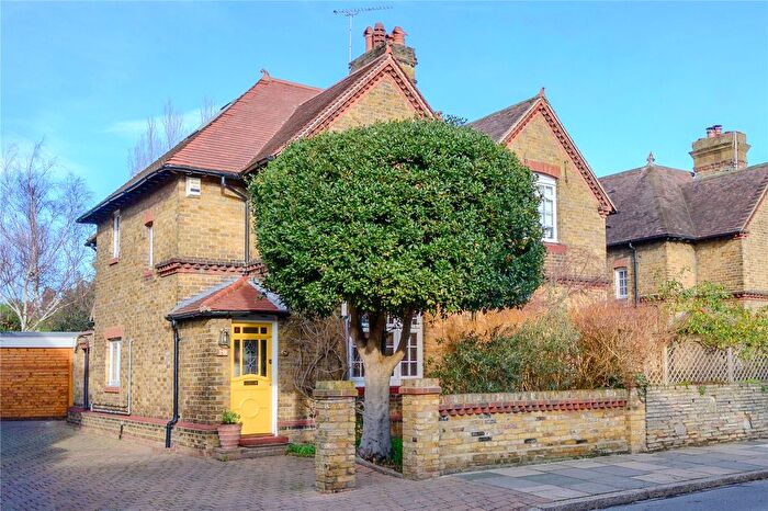 3 Bedroom Semi Detached House For Sale In Lock Road, Surrey, TW10