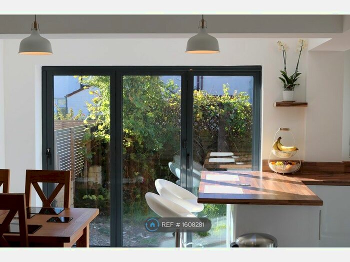 2 Bedroom Flat To Rent In Bayswater Road, Bristol, BS7