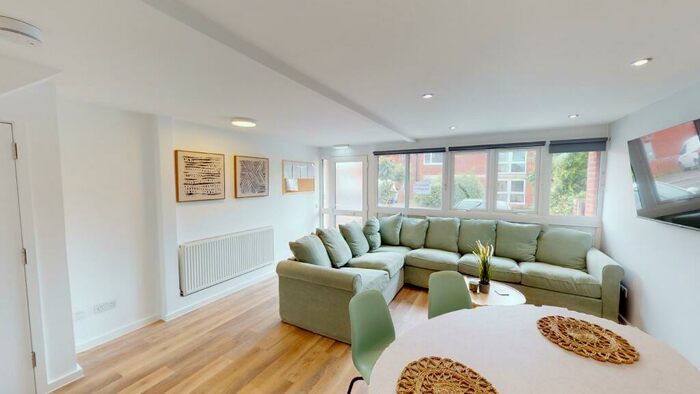 6 Bedroom House To Rent In Yew Tree Close, EX4