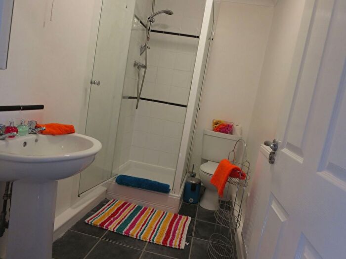 4 Bedroom Semi-detached House To Rent In Avon Gardens, Nottingham, NG2