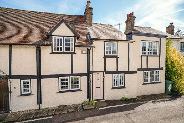 4 Bedroom End Of Terrace House For Sale In Bourne End Lane, Bourne End, Hemel Hempstead, Herts, HP1