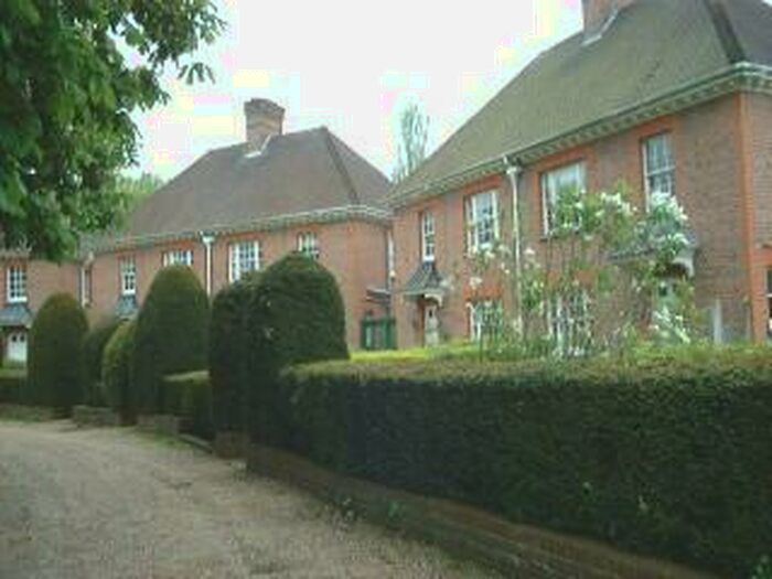 3 Bedroom House To Rent In Waxwell Close, Pinner, HA5